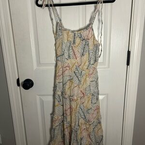 Elegant Leaf Pattern Midi Dress